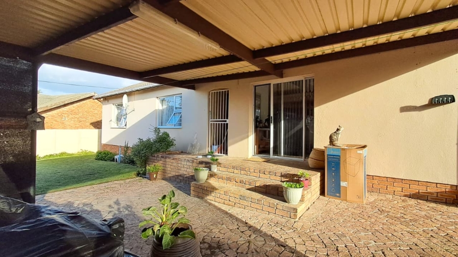 3 Bedroom Property for Sale in Zoo Park Western Cape